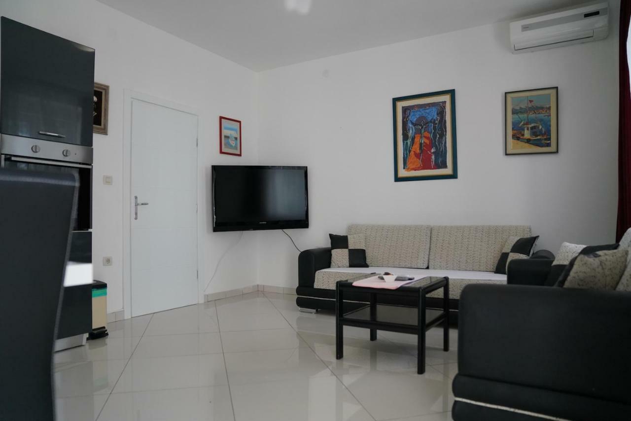 Sesar Apartments Krk - No. 2 Vinko Krk Town Exterior photo