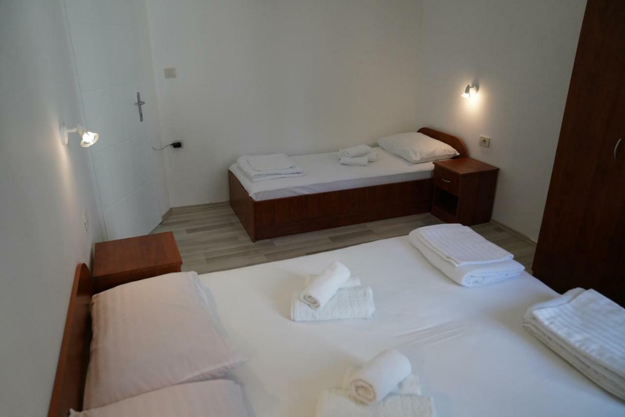 Sesar Apartments Krk - No. 2 Vinko Krk Town Exterior photo